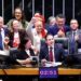 Agora é no Senado: Câmara aprova PEC que acaba com a escala 6×1 | Notícias