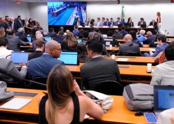 PEC do fim da escala 6×1 será votada em comissão na segunda-feira (25) | Notícias